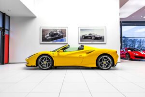 Ferrari-F8-Spider-geel-Munsterhuis-Sportscars-1