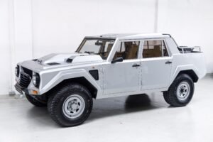 Lamborghini-LM002-zilver-5531s