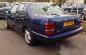 Lancia-Thema-8-32-occasion-blauw-01