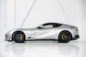 Roobol-Exclusive-Cars-14-1200x800