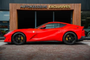 ferrari-812-6-5-v12-superfast-hele-2019-rosso-scuderia-5