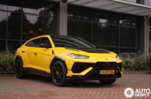 lamborghini-urus-s-c529702062024222847_1