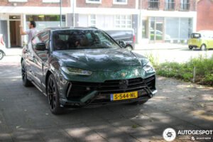 lamborghini-urus-s-c708202062023204935_1